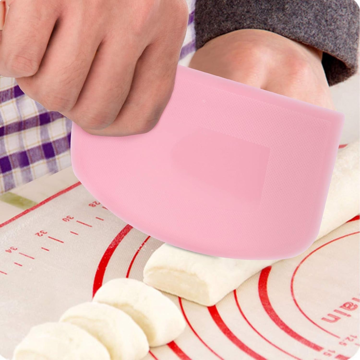 2 Pieces 12 X 9.5 Cm Pastry Horn – Plastic Dough Scraper for Kitchen, Pastry, Pancakes (Pink, White)